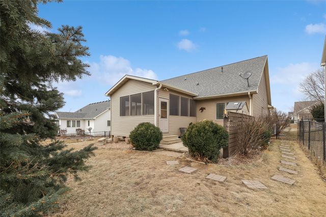 6805 Aubrey Court, Johnston, IA 50131