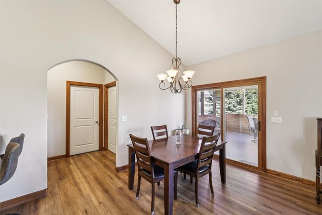 6805 Aubrey Court, Johnston, IA 50131