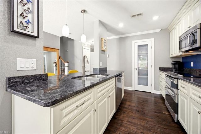 5548 Maple Cluster CT, Virginia Beach, VA 23462