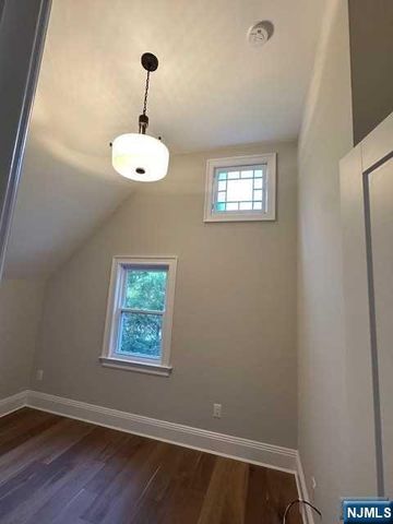 12 N Island Avenue, Ramsey, NJ 07446