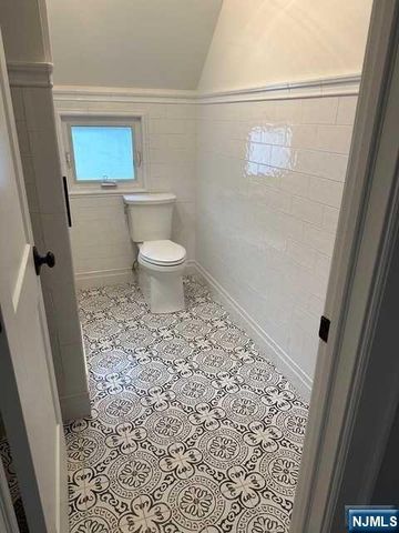 12 N Island Avenue, Ramsey, NJ 07446