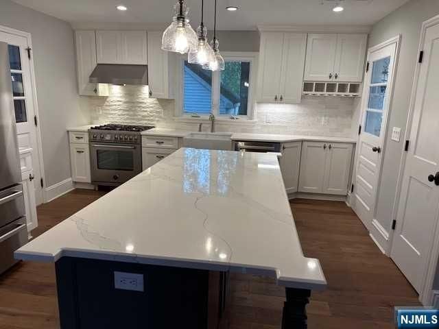 12 N Island Avenue, Ramsey, NJ 07446