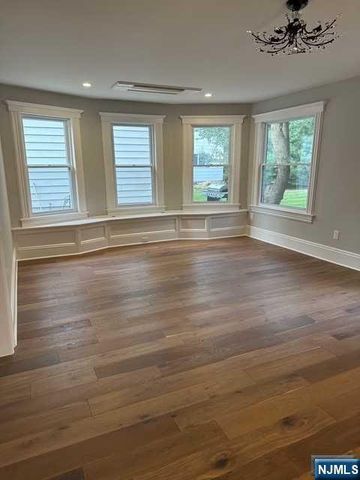 12 N Island Avenue, Ramsey, NJ 07446