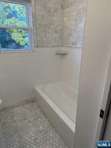 12 N Island Avenue, Ramsey, NJ 07446