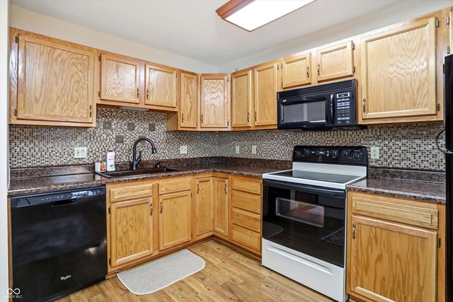 5535 Gateridge Lane, Indianapolis, IN 46237