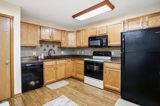 5535 Gateridge Lane, Indianapolis, IN 46237