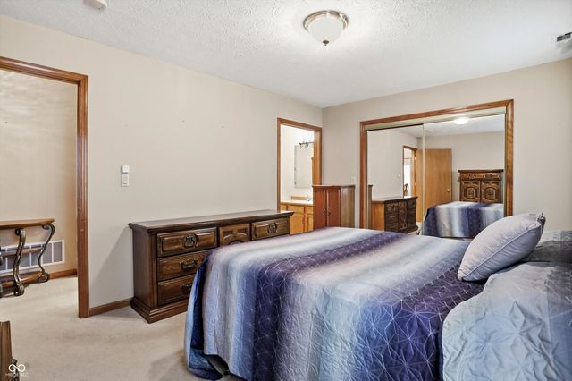 5535 Gateridge Lane, Indianapolis, IN 46237