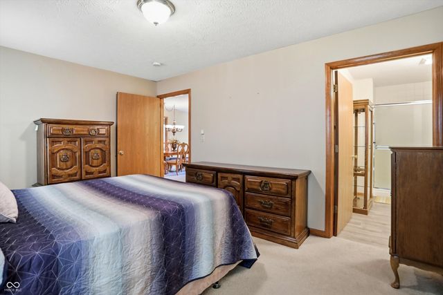 5535 Gateridge Lane, Indianapolis, IN 46237