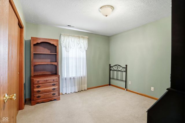 5535 Gateridge Lane, Indianapolis, IN 46237