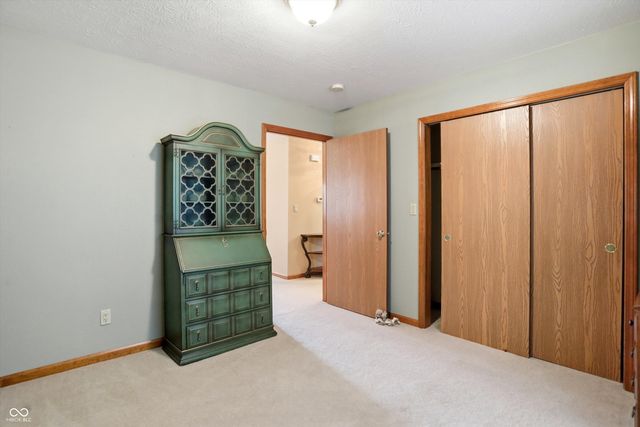 5535 Gateridge Lane, Indianapolis, IN 46237