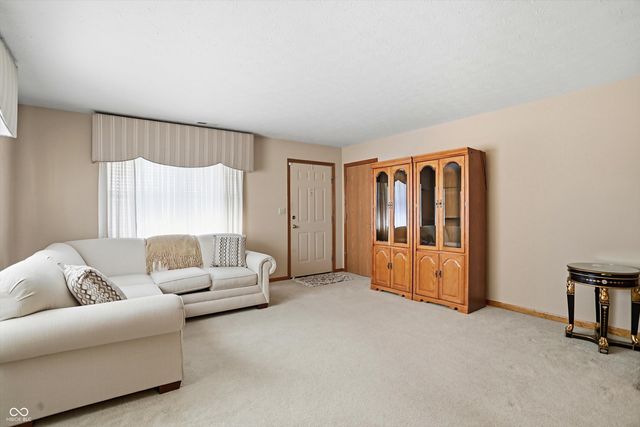 5535 Gateridge Lane, Indianapolis, IN 46237