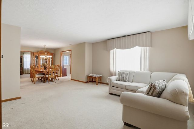 5535 Gateridge Lane, Indianapolis, IN 46237