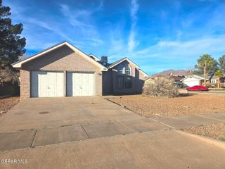 371 FLEMISH Circle, El Paso, TX 79912