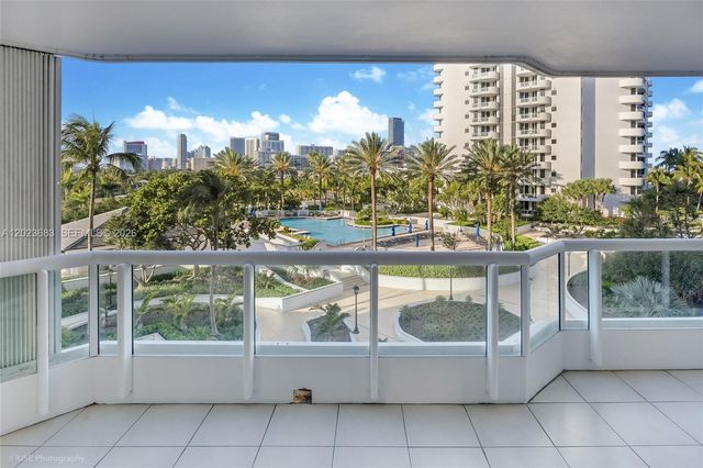 21205 Yacht Club Dr 701, Aventura, FL 33180