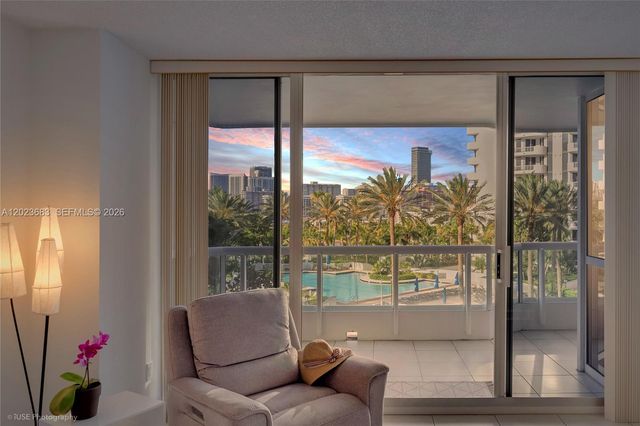 21205 Yacht Club Dr 701, Aventura, FL 33180