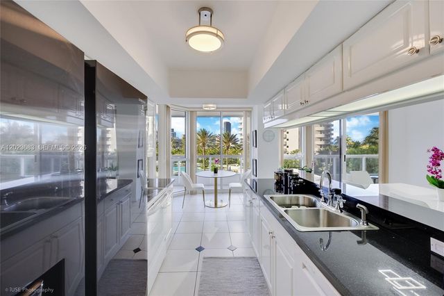 21205 Yacht Club Dr 701, Aventura, FL 33180