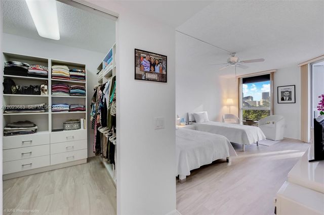 21205 Yacht Club Dr 701, Aventura, FL 33180