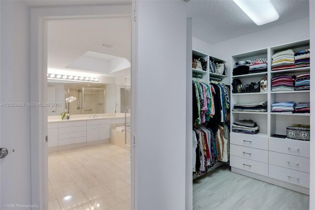 21205 Yacht Club Dr 701, Aventura, FL 33180