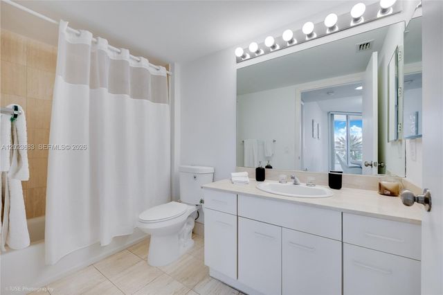 21205 Yacht Club Dr 701, Aventura, FL 33180