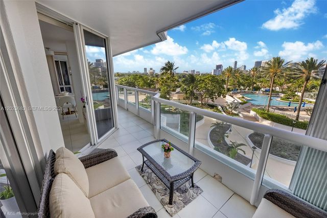 21205 Yacht Club Dr 701, Aventura, FL 33180