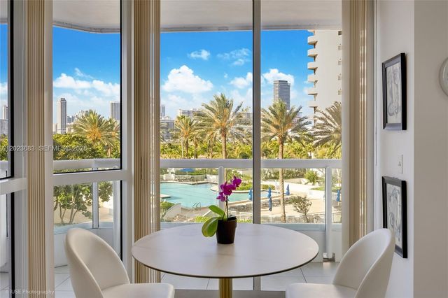 21205 Yacht Club Dr 701, Aventura, FL 33180