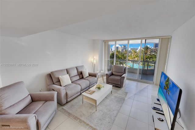 21205 Yacht Club Dr 701, Aventura, FL 33180