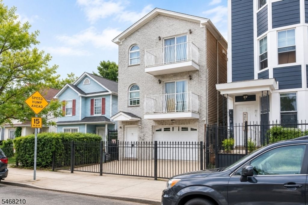 75 Grant Ave, Jersey City, NJ 07305 — photo 2