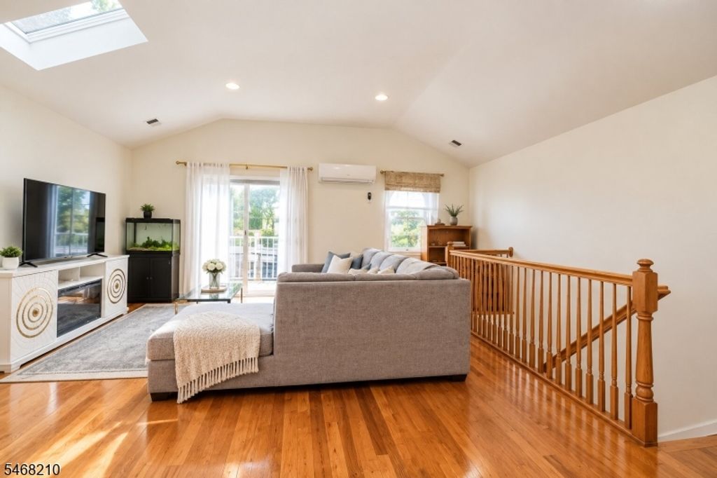 75 Grant Ave, Jersey City, NJ 07305 — photo 4