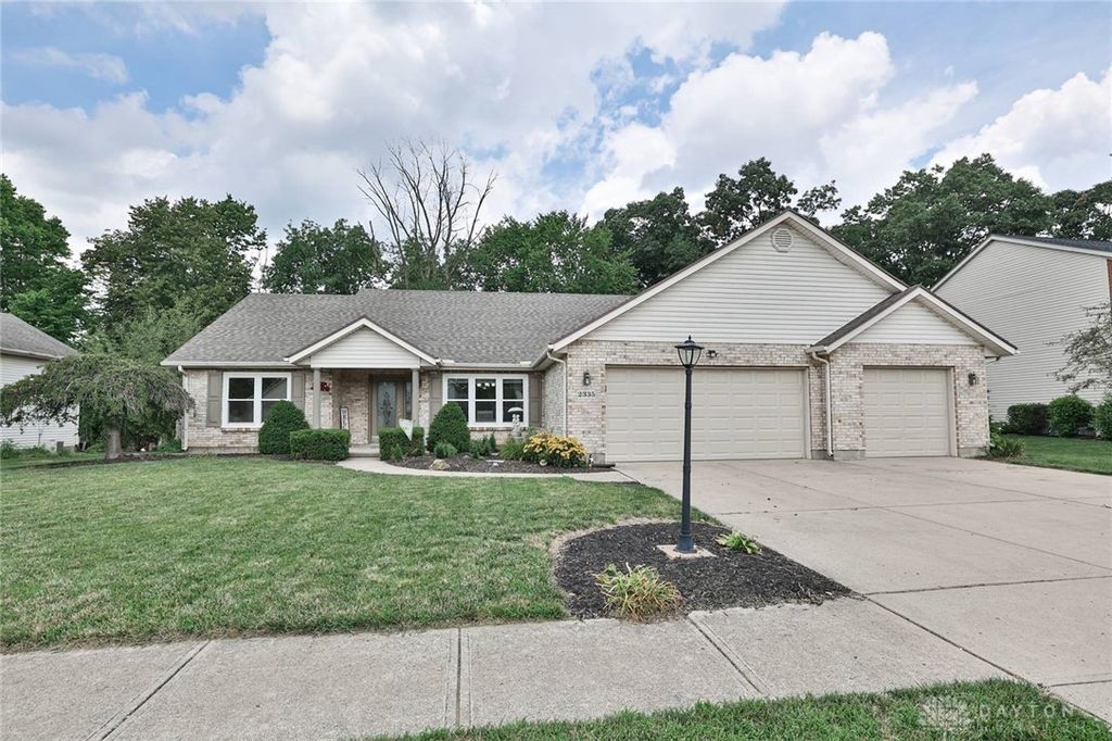 2335 Sunflower Drive, Miamisburg, OH 45342