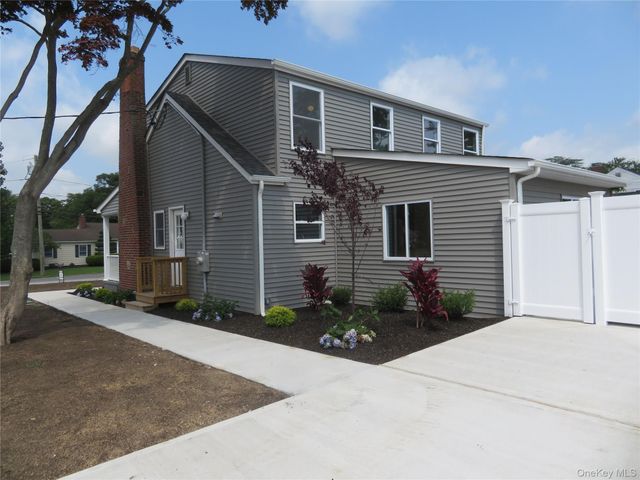 271 Washington Avenue, Patchogue, NY 11772