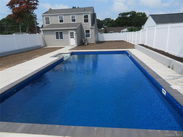 271 Washington Avenue, Patchogue, NY 11772