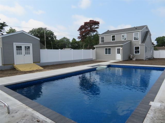 271 Washington Avenue, Patchogue, NY 11772