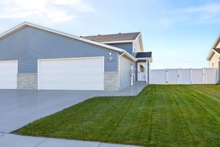 3384 Maple Leaf Loop S, Fargo, ND 58104
