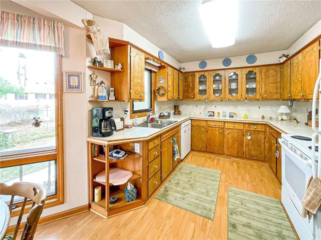 2614 Plaza Avenue, Sedalia, MO 65301