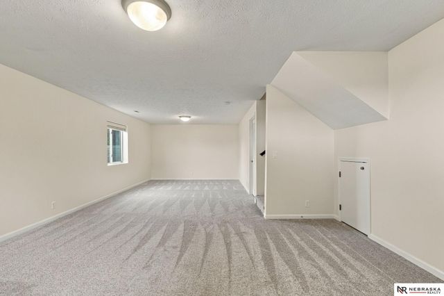 8802 N 160th Street, Bennington, NE 68007