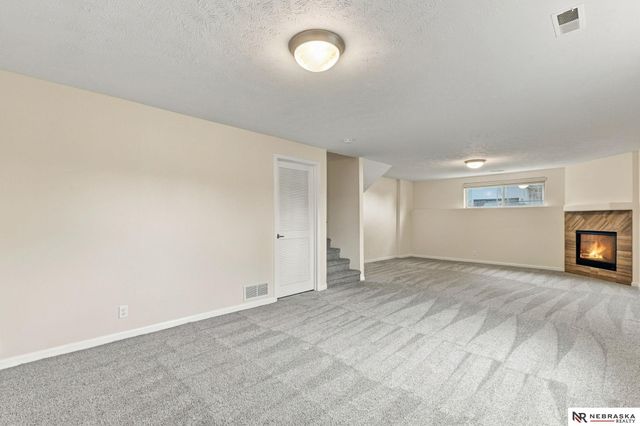 8802 N 160th Street, Bennington, NE 68007