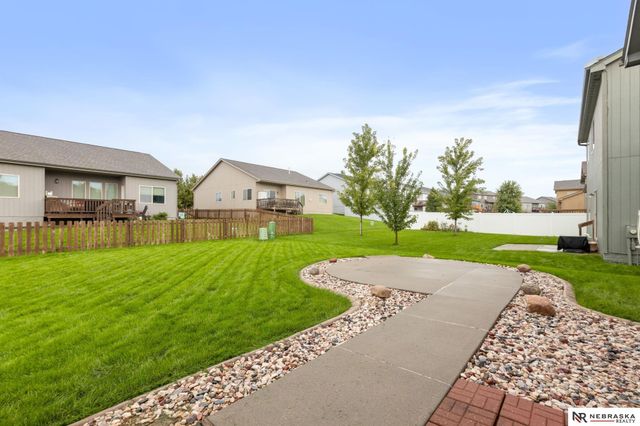 8802 N 160th Street, Bennington, NE 68007