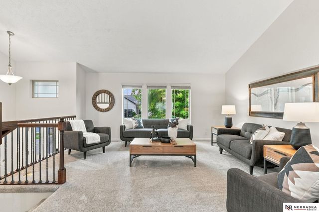 8802 N 160th Street, Bennington, NE 68007