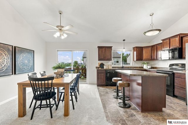 8802 N 160th Street, Bennington, NE 68007