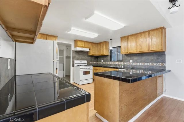 43300 43rd West, Lancaster, CA 93536