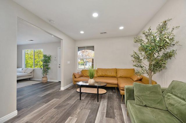 1440 Claridge Ct, Olivehurst, CA 95961