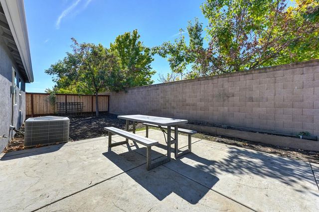 1440 Claridge Ct, Olivehurst, CA 95961