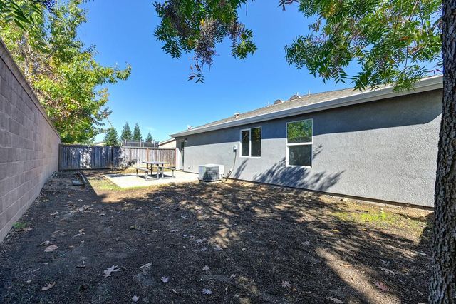 1440 Claridge Ct, Olivehurst, CA 95961