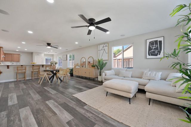 1440 Claridge Ct, Olivehurst, CA 95961