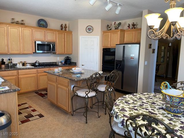 170 Arches Court, Henderson, NV 89012