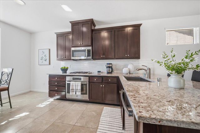 4101 Hovnanian Dr, Sacramento, CA 95834