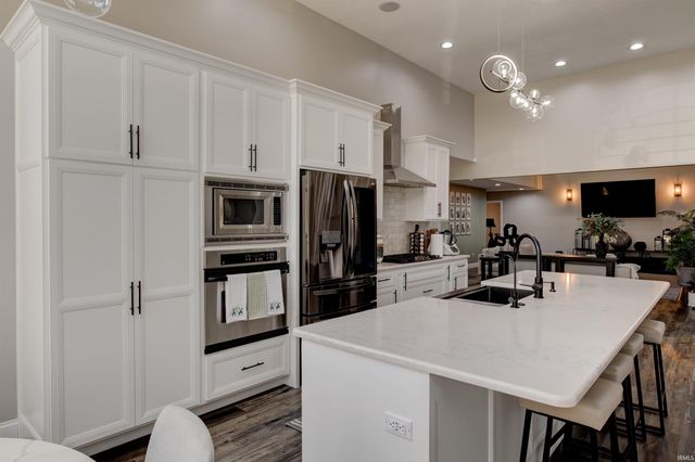 3406 E Douglas Drive, Vincennes, IN 47591