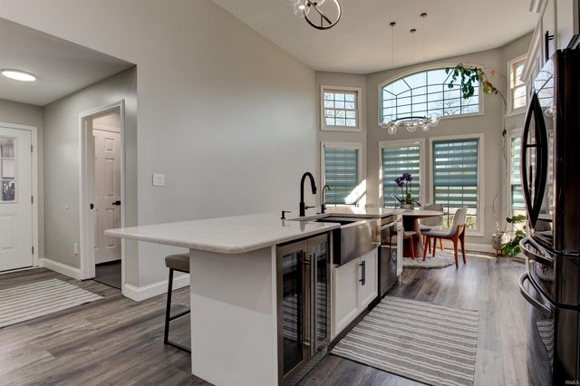 3406 E Douglas Drive, Vincennes, IN 47591