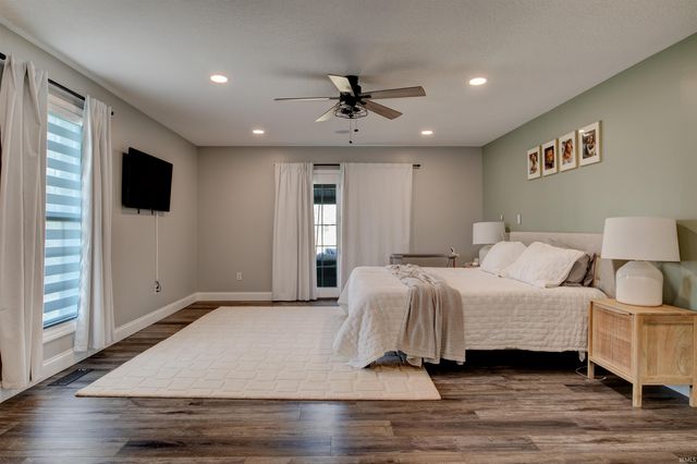 3406 E Douglas Drive, Vincennes, IN 47591