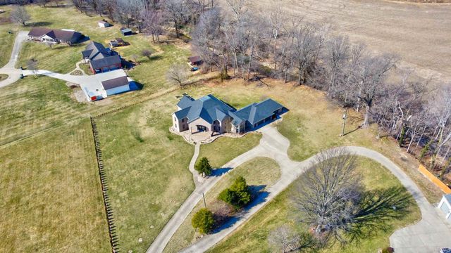 3406 E Douglas Drive, Vincennes, IN 47591